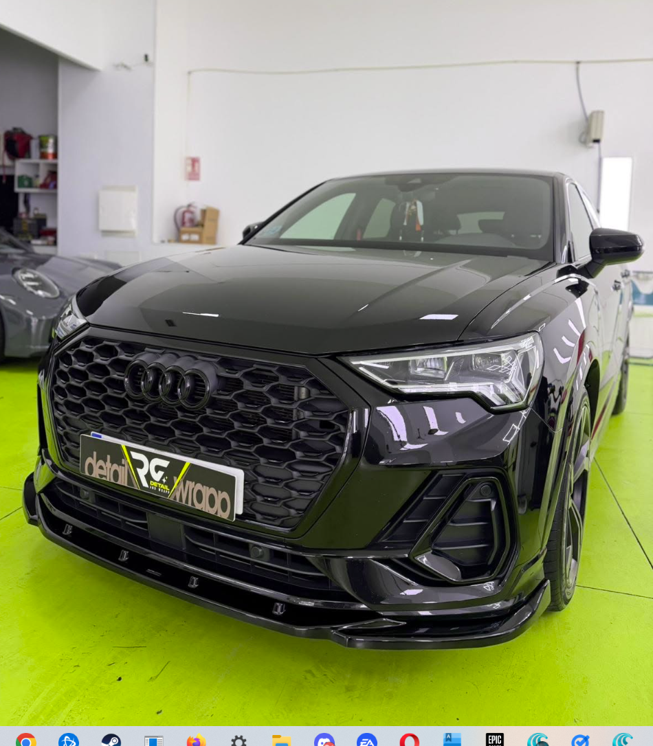 Audi negro detallado en RG