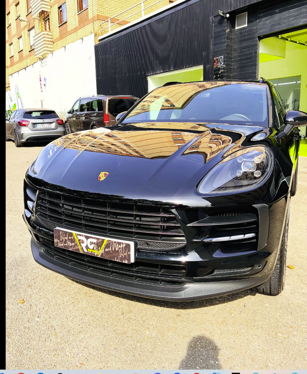 Porsche negro detallado por RG